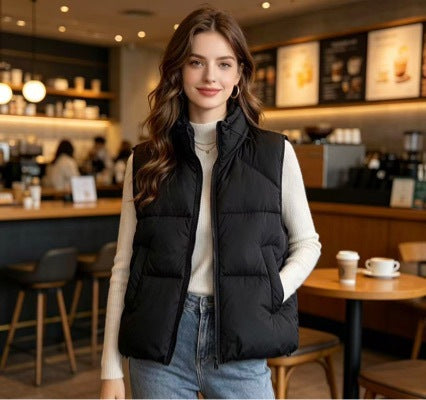 Damen kurzer wattierter Pufferjacke mit hohem Stehkragen und praktischen Eingrifftaschen – Célinea