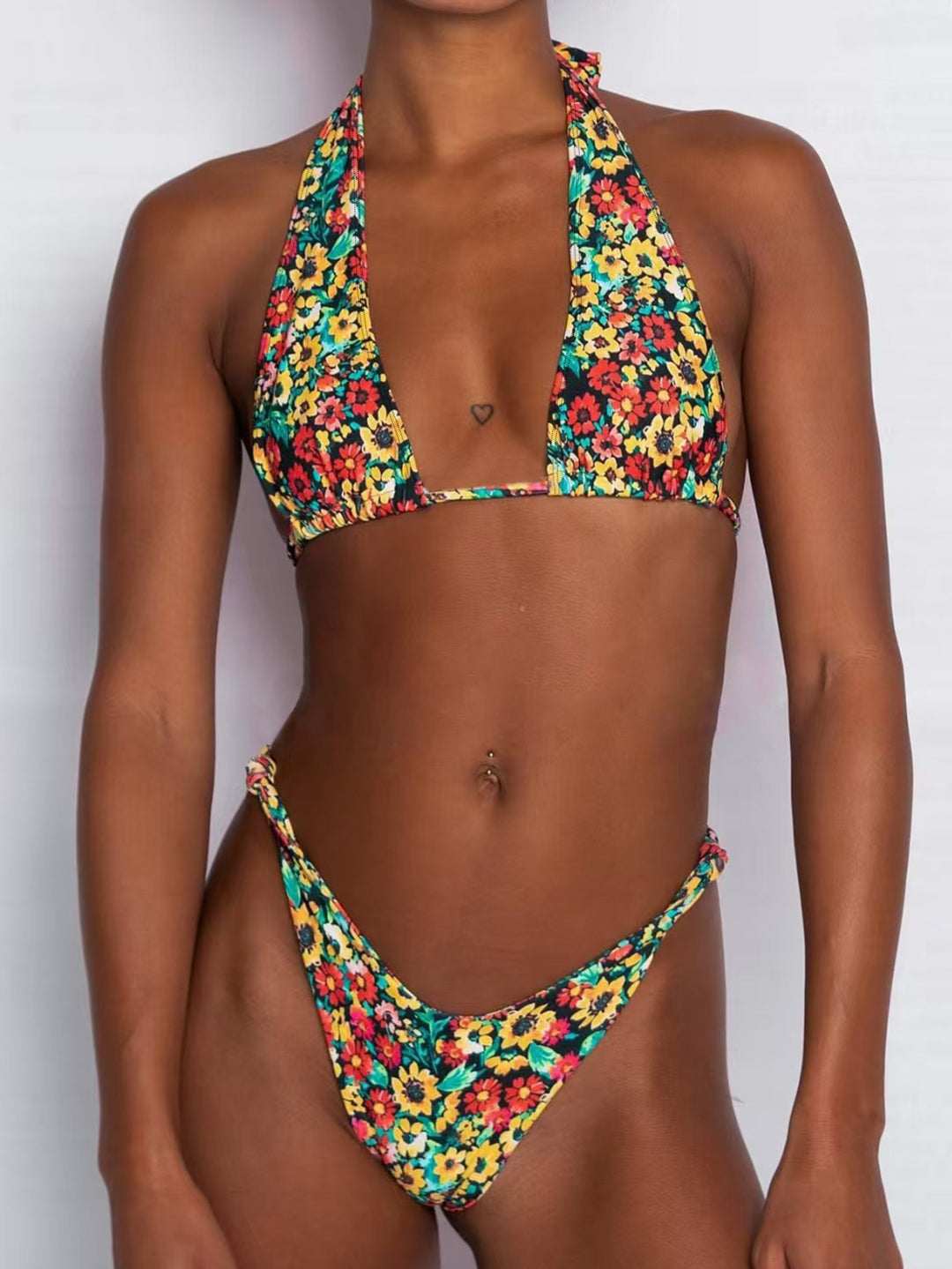 Damen Triangel-Bikini mit tiefem Ausschnitt und floralem Muster Echo Archiv