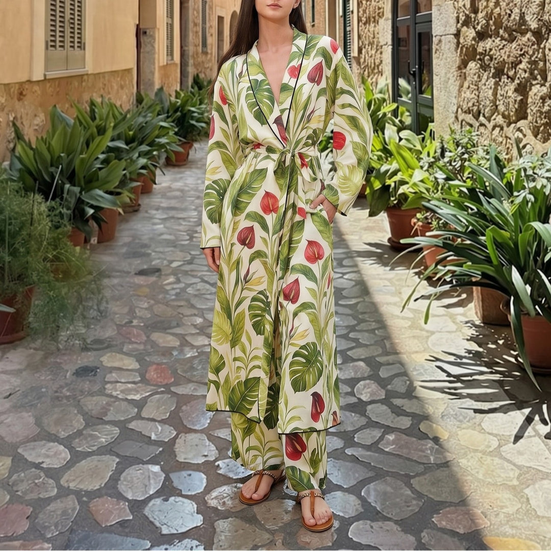 Damen Langer Kimono-Mantel mit Taillengürtel und weiter Palazzo-Hose im Tropenprint – Élanora