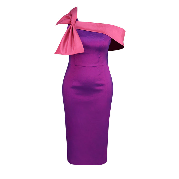 Damen elegantes Kleid mit asymmetrischem Rüschenakzent Echo Archiv