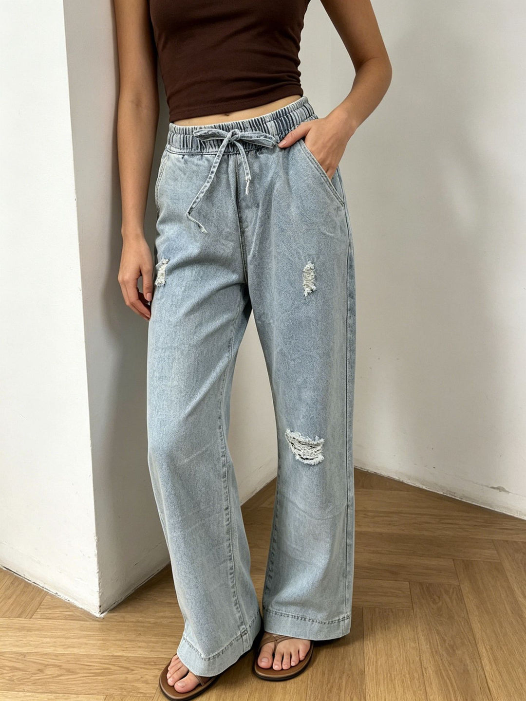 Damen nan weite Denimhose mit elastischem Kordelbund, Used-Effekten und lockerer Passform Echo Archiv