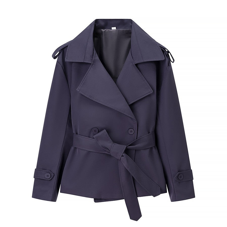 Damen nan Kurz-Trenchcoat mit Taillengürtel, doppelreihiger Knopfleiste und Schulterpatten Echo Archiv