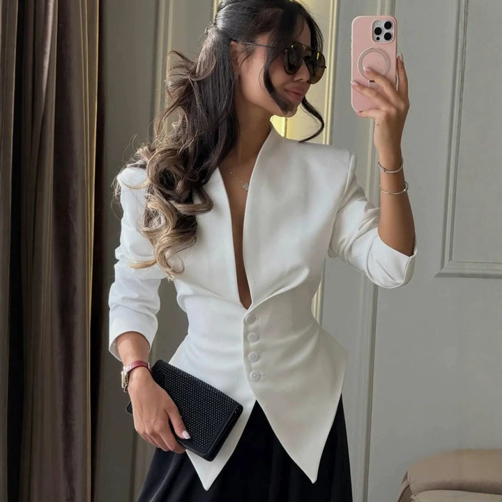 Damen Taillierter Blazer mit spitz zulaufendem Saum und tiefem V-Ausschnitt Echo Archiv