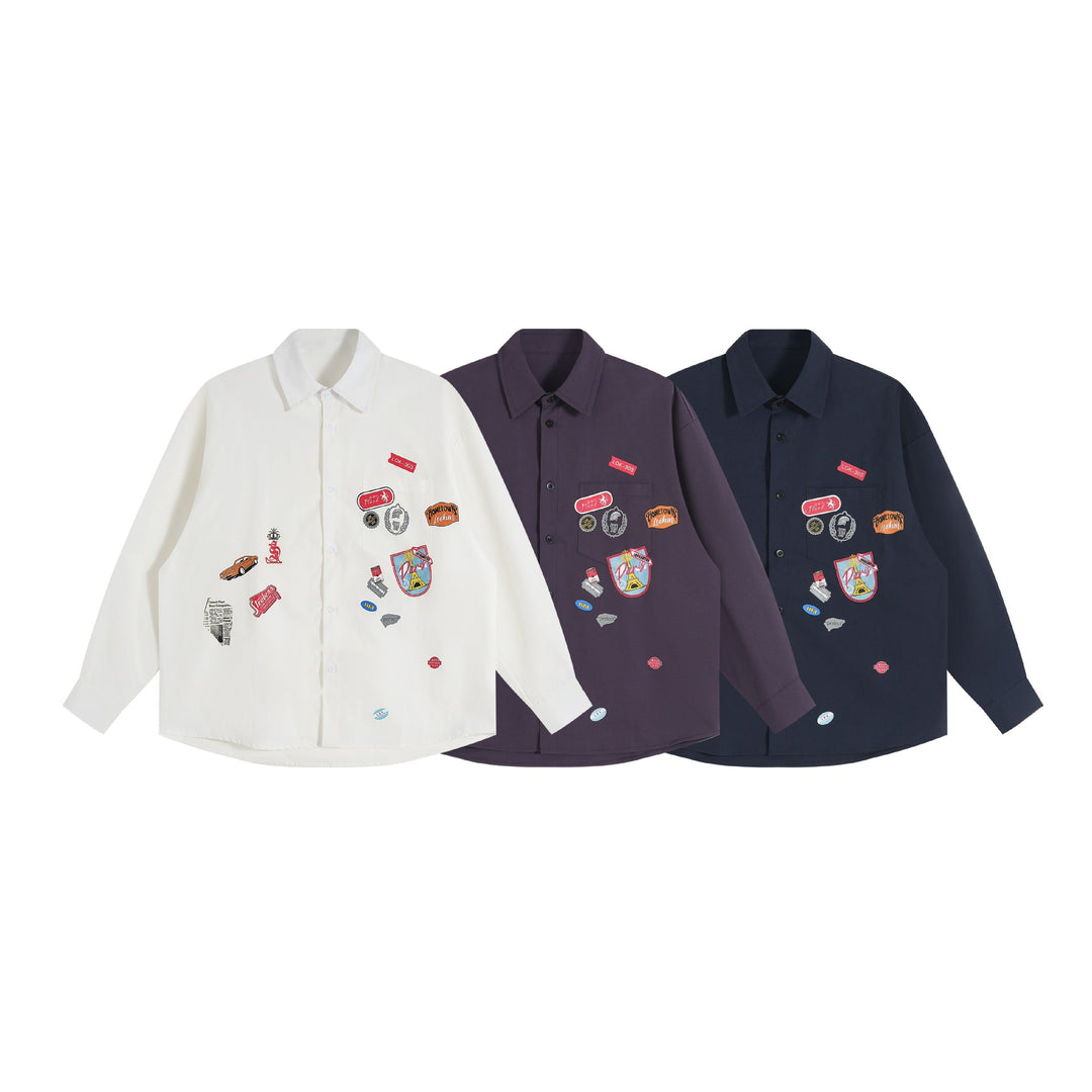 Unisex Lockeres Button-Down-Hemd mit vintage-inspirierten Emblem-Patches und Brusttasche Echoarchiv