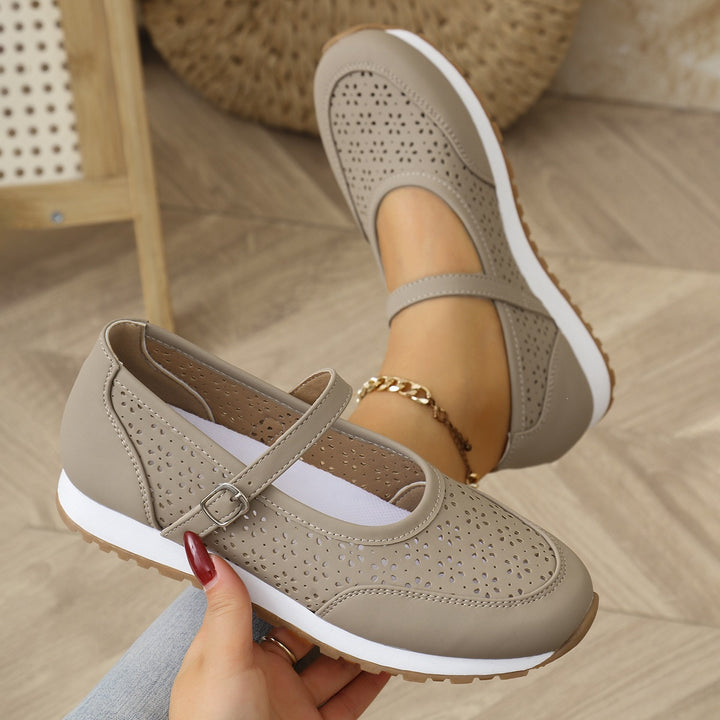 Damen Perforierte Mary-Jane-Sneaker mit verstellbarem Riemen Echoarchiv