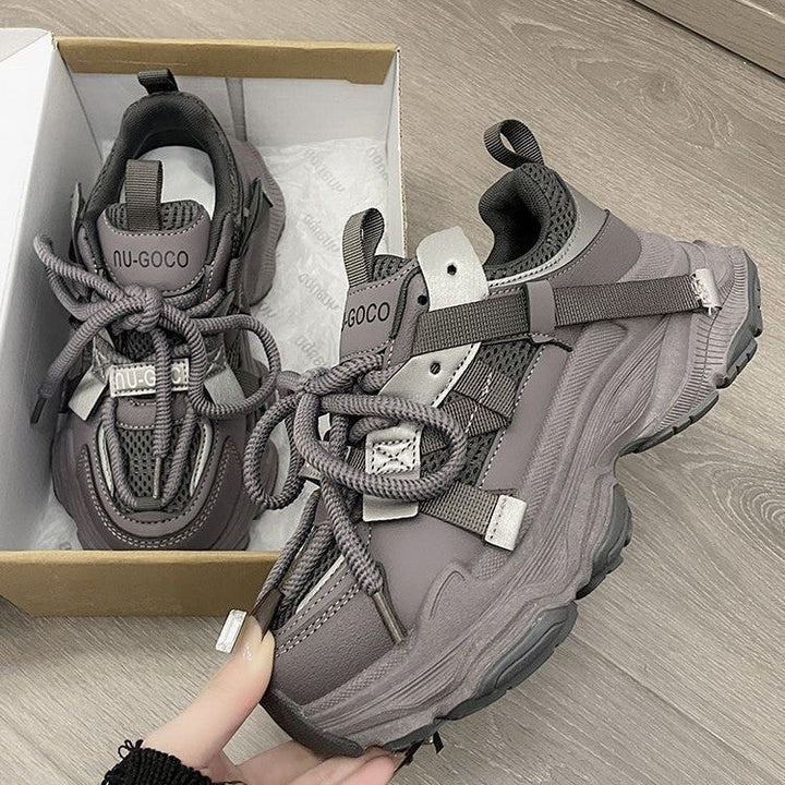 Damen Sportliche Chunky Sneakers mit atmungsaktiver Mesh-Oberfläche und innovativem Schnürsystem Echo Archiv