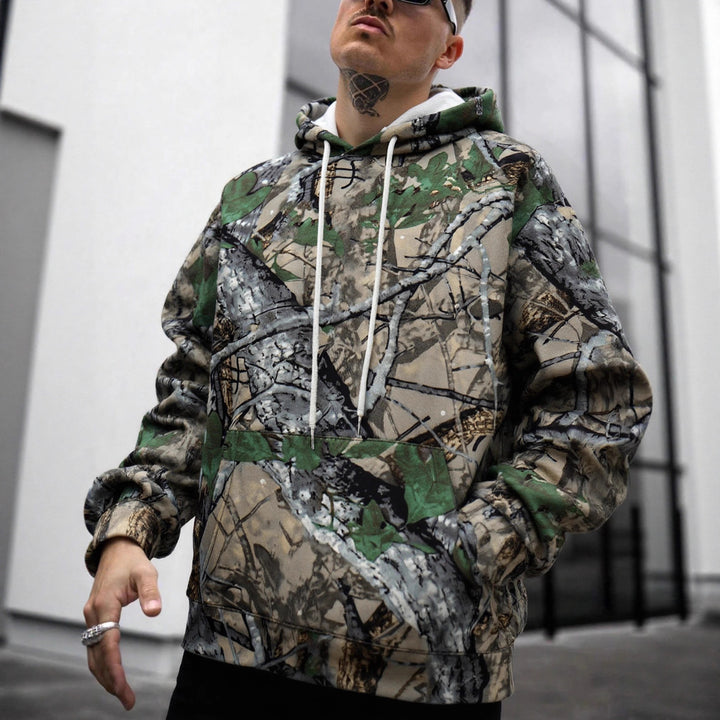 Herren Kapuzenpullover mit innovativem Camouflage-Druck Echoarchiv