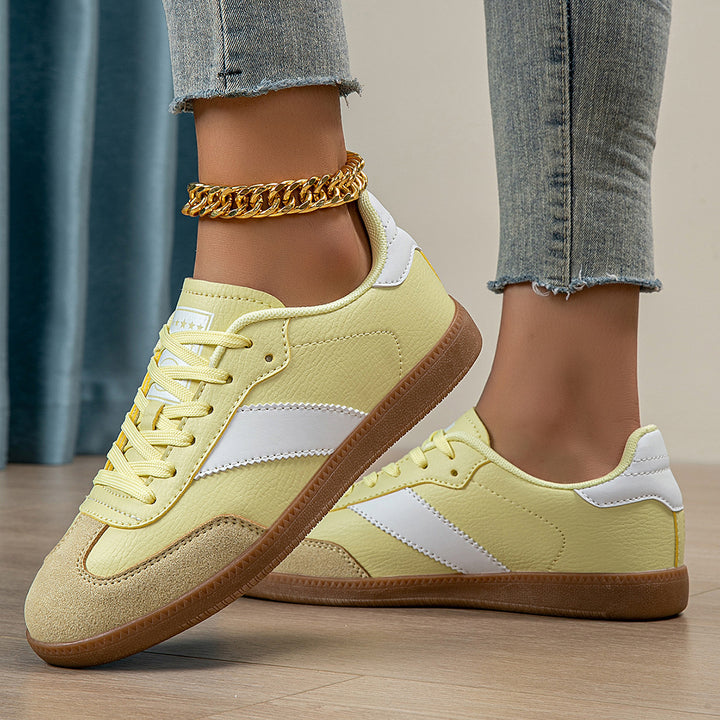 Damen nan retro-inspirierte Sneaker mit niedrigem Schnitt, Gumsohle und Velours-Zehenkappe Echo Archiv