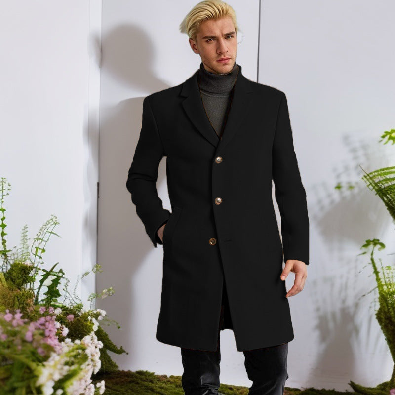 Herren eleganter Langmantel mit goldenen Knöpfen und klassischem Schnitt Echoarchiv