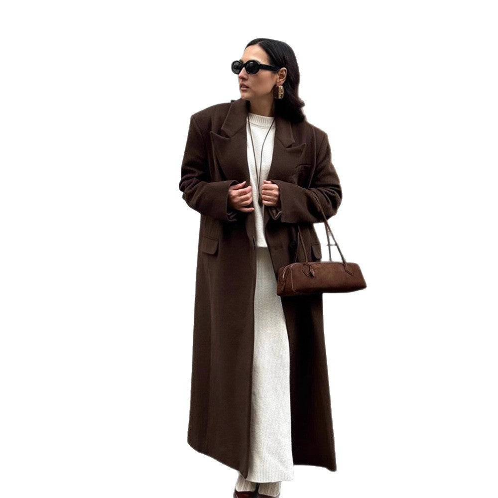 Damen Langmantel mit geradem Schnitt, kaschierendem Oversize-Revers und Eingrifftaschen Echoarchiv