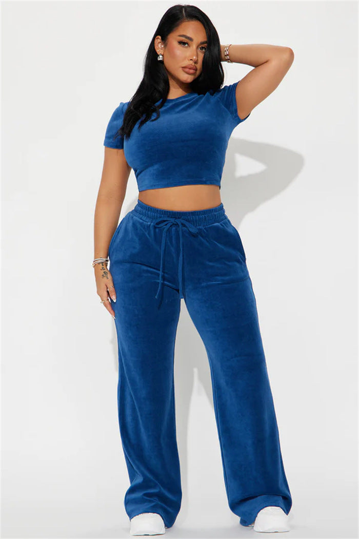 Damen Velours-Hausanzug mit bauchfreiem Shirt und weit geschnittener taillenhoher Jogginghose – Élanora