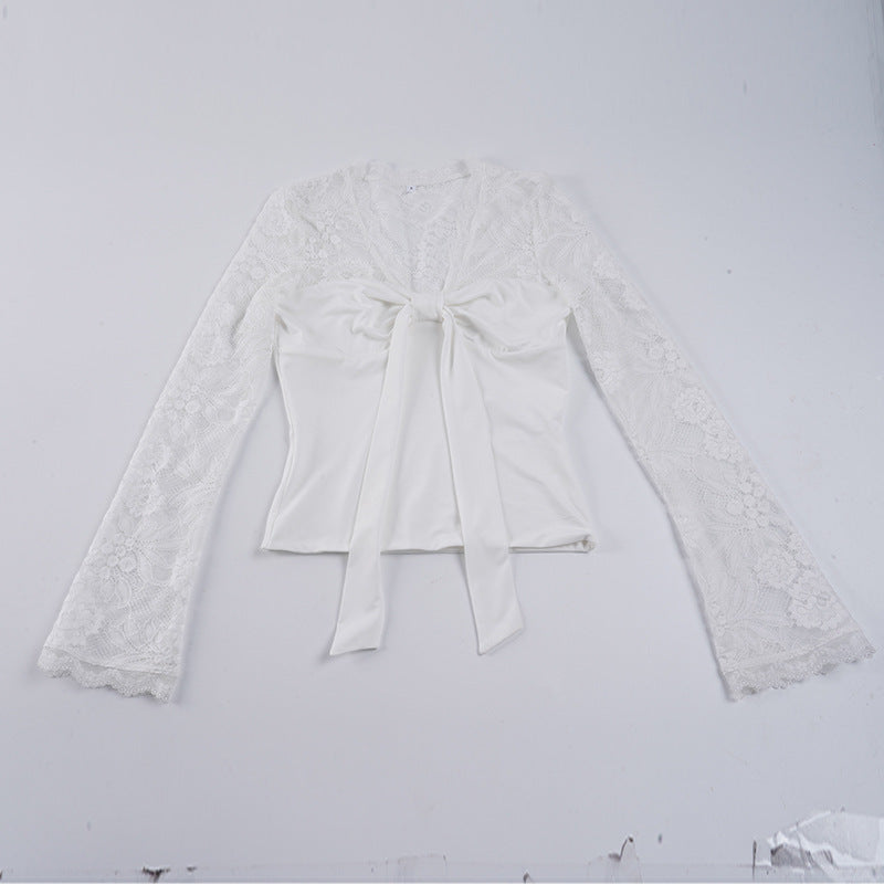 Damen-Spitzenoberteil mit dekorativem Bindeband und eleganten Rüschendetails Echo Archiv