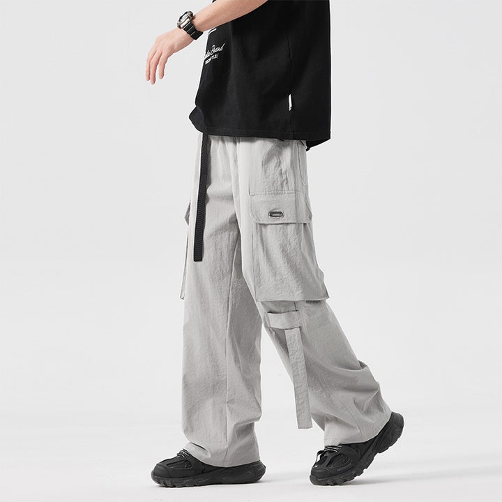 Herren Baggy-Cargohose mit extra großen Utility-Taschen, geradem Bein & integriertem Stoffgürtel Echoarchiv