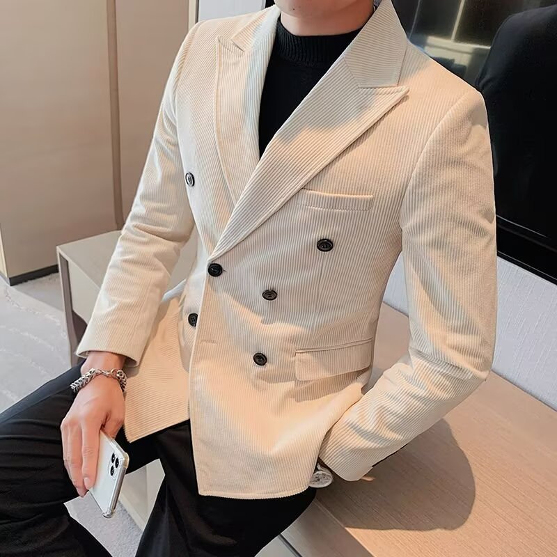 Herren eleganter Cord-Blazer mit doppelter Knopfleiste und praktischen Taschen Echoarchiv