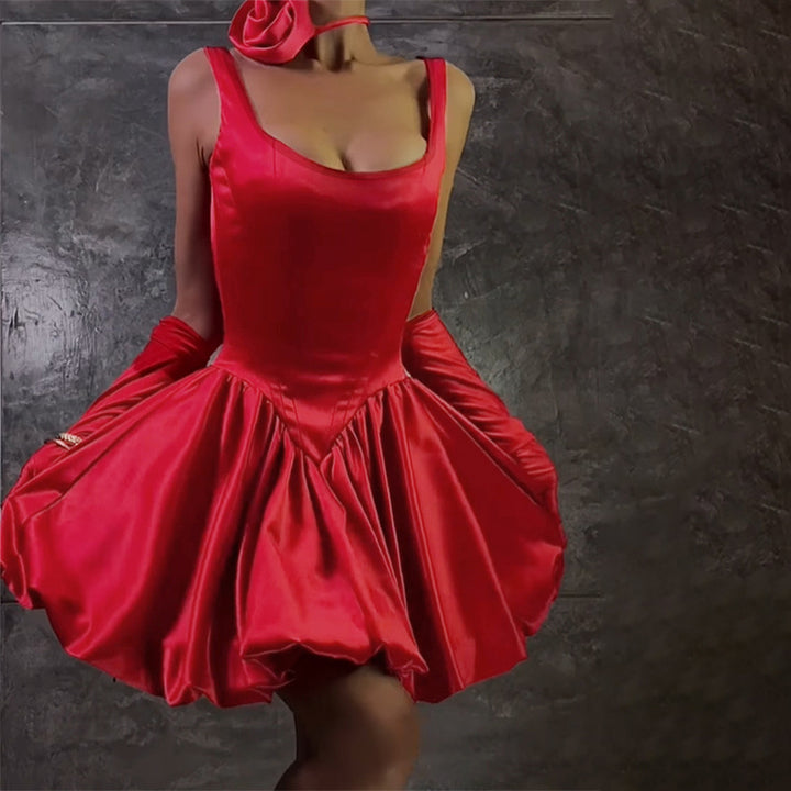 Damen schwingendes Abendkleid mit elegantem Taft-Oberteil und voluminösem Rock Echo Archiv