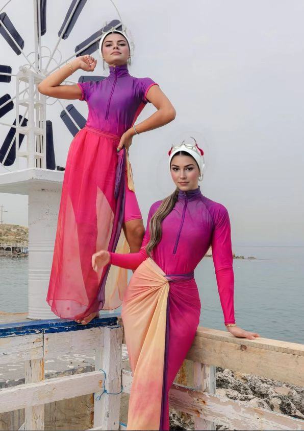 Damen modischer Schwimmanzug mit elegantem Wickellook Echo Archiv