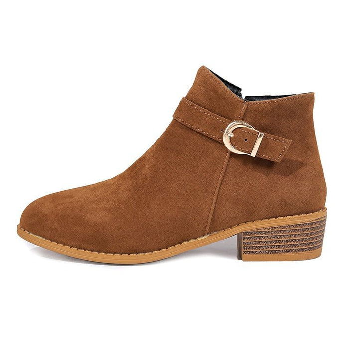Damen Veloursleder-Ankle-Boots mit seitlichem Reißverschluss, Zier-Schnalle und niedrigem Blockabsatz – Varelle