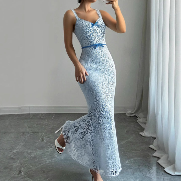 Damen Elegantes Spitzen-Midikleid mit verstellbaren Trägern und Schleifen-Detail Echo Archiv