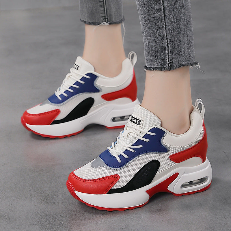 Damen nan dynamischer Retro-Sneaker mit sichtbarer Fersen-Dämpfung, strukturiertem Mesh-Obermaterial und Zuglasche Echo Archiv