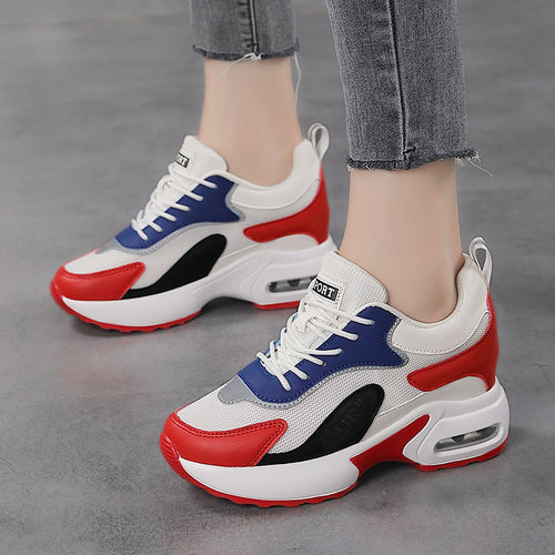 Damen nan dynamischer Retro-Sneaker mit sichtbarer Fersen-Dämpfung, strukturiertem Mesh-Obermaterial und Zuglasche Echo Archiv