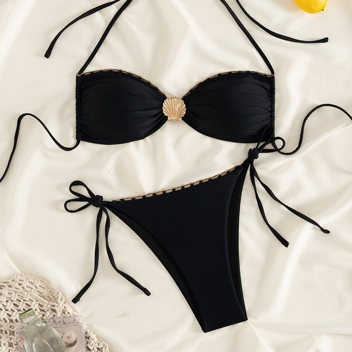 Damen Eleganter Bikini mit goldenen Akzenten Echo Archiv