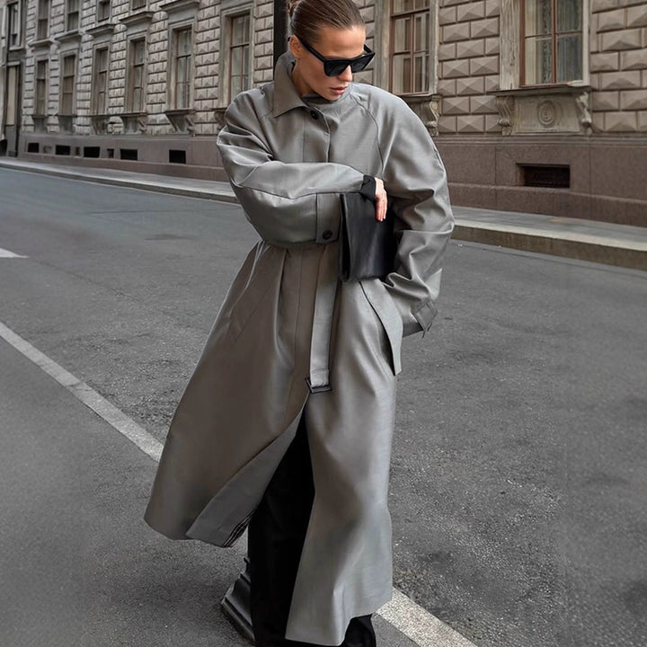 Damen Oversize-Trenchcoat mit hohem Stehkragen, Bindegürtel und verdeckter Knopfleiste Echoarchiv