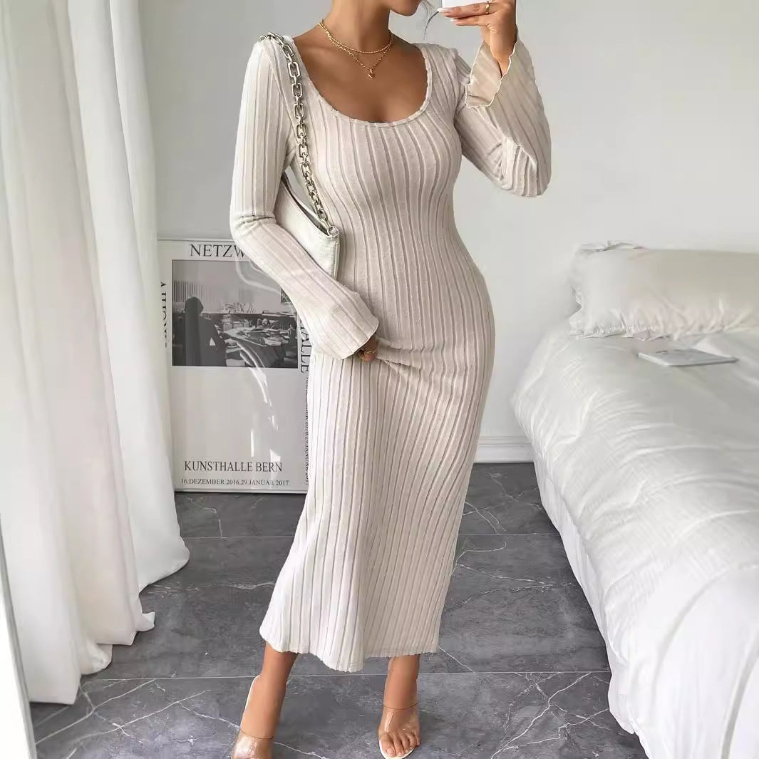 Damen geripptes Midaxi-Kleid mit U-Ausschnitt, figurbetonter Stretch-Silhouette und ausgestellten Ärmeln – Élara