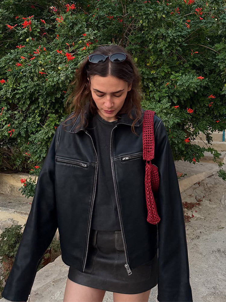 Damen Boxy-Lederimitatjacke mit zweifachem Reißverschluss und Brustzippern Echoarchiv