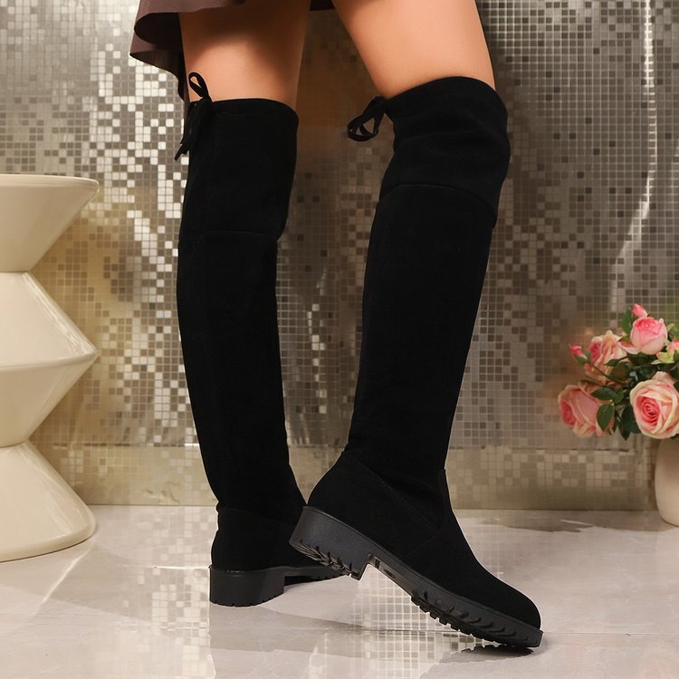 Damen Overknee‑Stiefel aus Veloursoptik mit niedrigem Blockabsatz und profilierter Gummisohle – Lioré