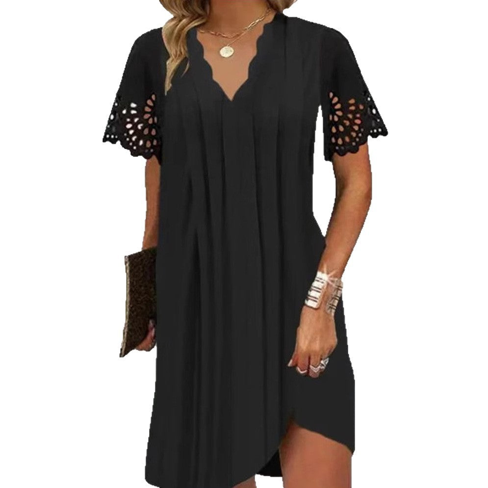 Damen nan leichtes Sommerkleid mit gezacktem V-Ausschnitt Ajourärmeln und geschwungenem Saum Echo Archiv