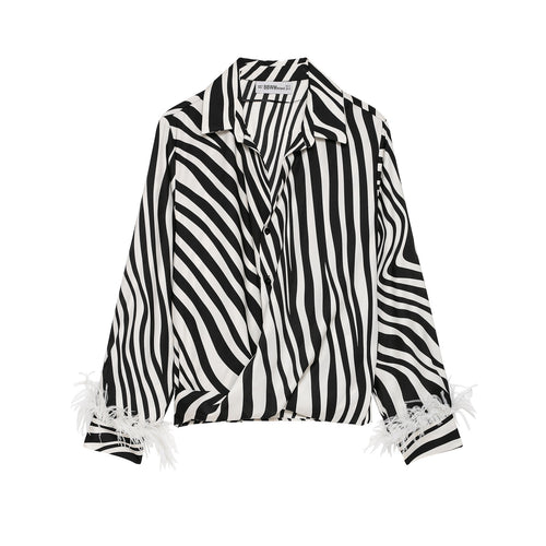 Damen Gestreifte Cropped-Bluse im Hemdstyle mit Federbesatz Echoarchiv