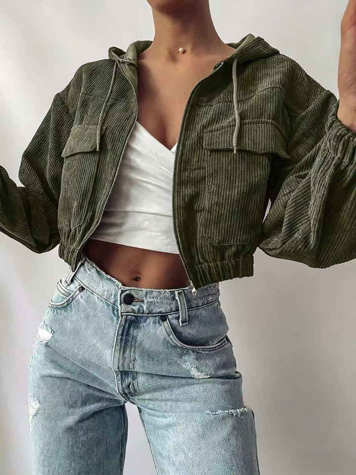 Damen Kurzjacke aus Cord mit Kapuze, Reißverschluss und aufgesetzten Brusttaschen – Célinea