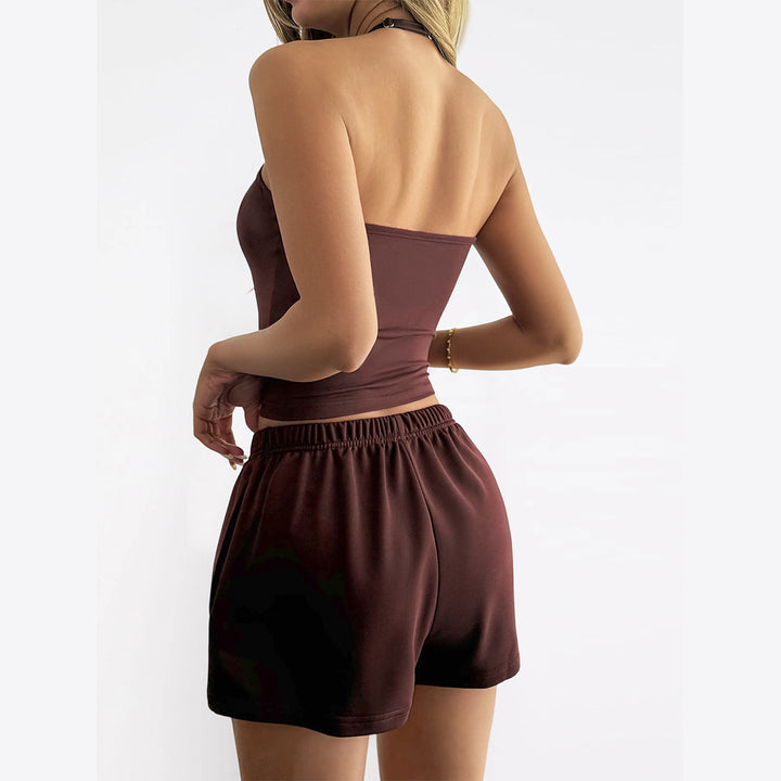 Damen Sportliches Zweiteiliges Set mit trägerlosem Oberteil und elastischen Shorts Echo Archiv
