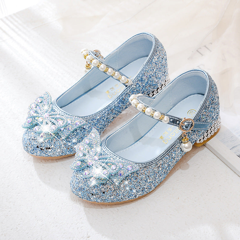 Mädchen Glitzernde Ballerinas mit dekorativen Strass- und Perlenschleifen Echo Archiv