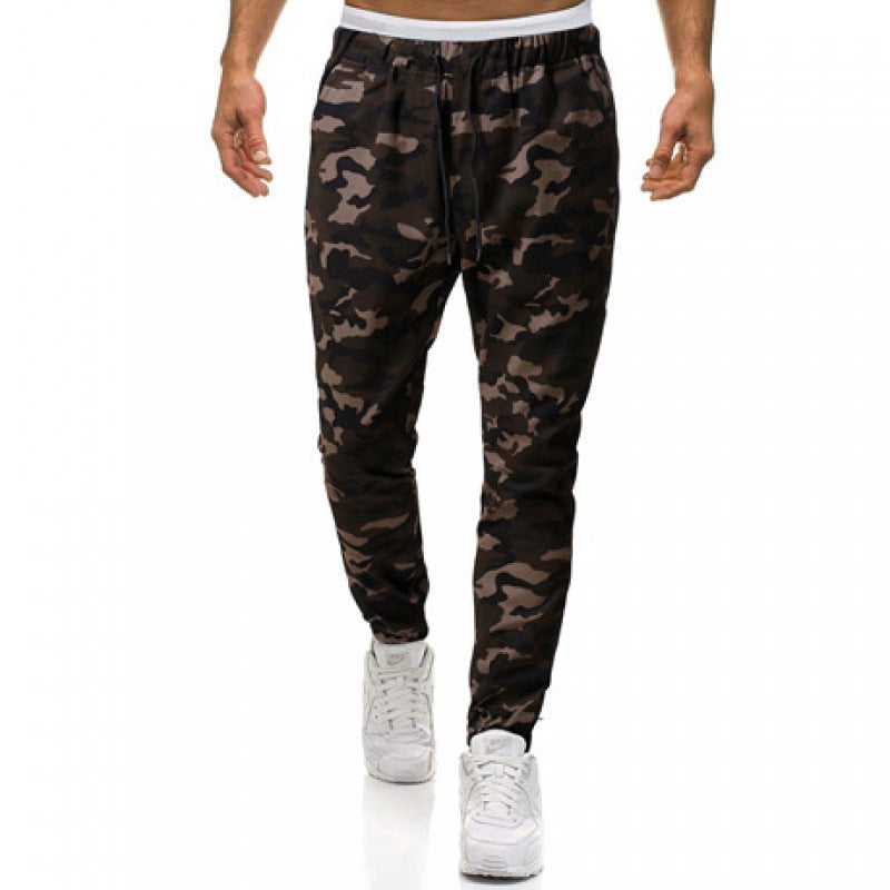 Herren modische Jogginghose im Camouflage-Design Echoarchiv