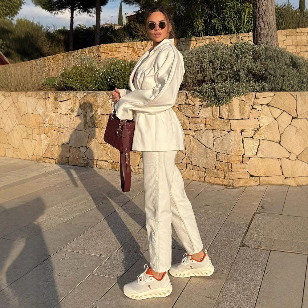 Damen Taillierter Oversize-Blazer mit betonter Schulterpartie und Kellerfalten Echoarchiv