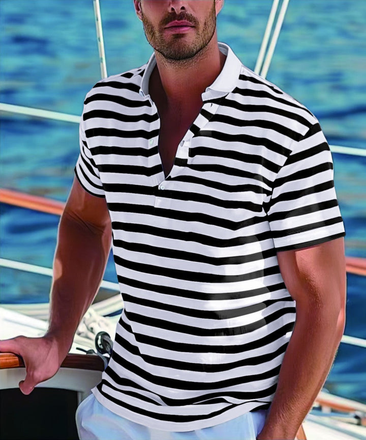 Herren Poloshirt mit Modernem Nautikstreifen und Kurzem Stehkragen Echoarchiv