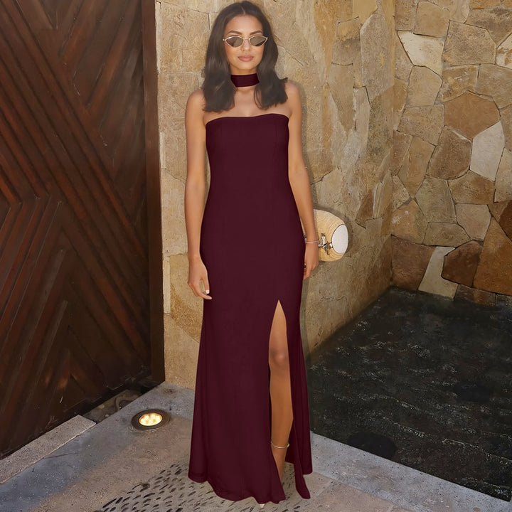 Damen Elegantes, figurbetontes Abendkleid mit asymmetrischem Halterdesign Echo Archiv