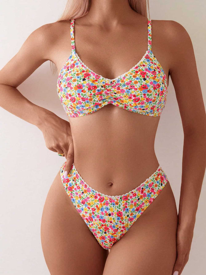Damen Triangel-Bikini mit floralem Muster und feinen Details Echo Archiv