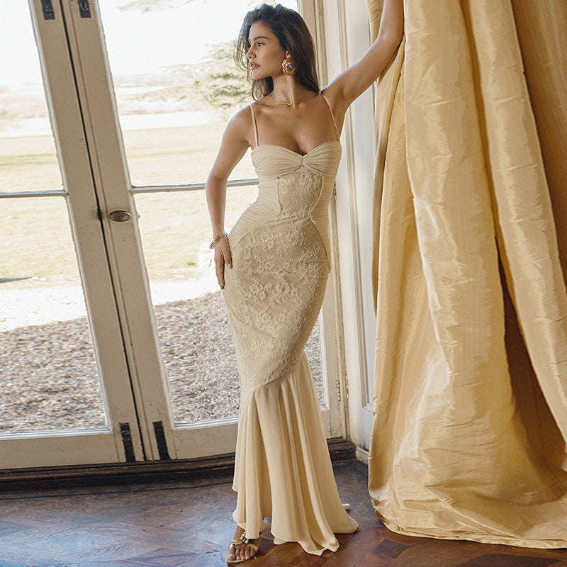 Damen Figurbetontes Maxikleid mit Spaghettiträgern und elegantem Drapierungsdesign Echo Archiv
