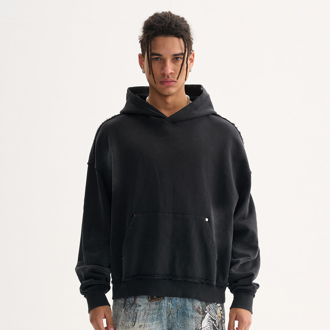 Herren Boxy-Kapuzenpullover mit abgenutztem Saum, Nieten-Kängurutasche und verwaschenem Fleckeneffekt Echo Archiv