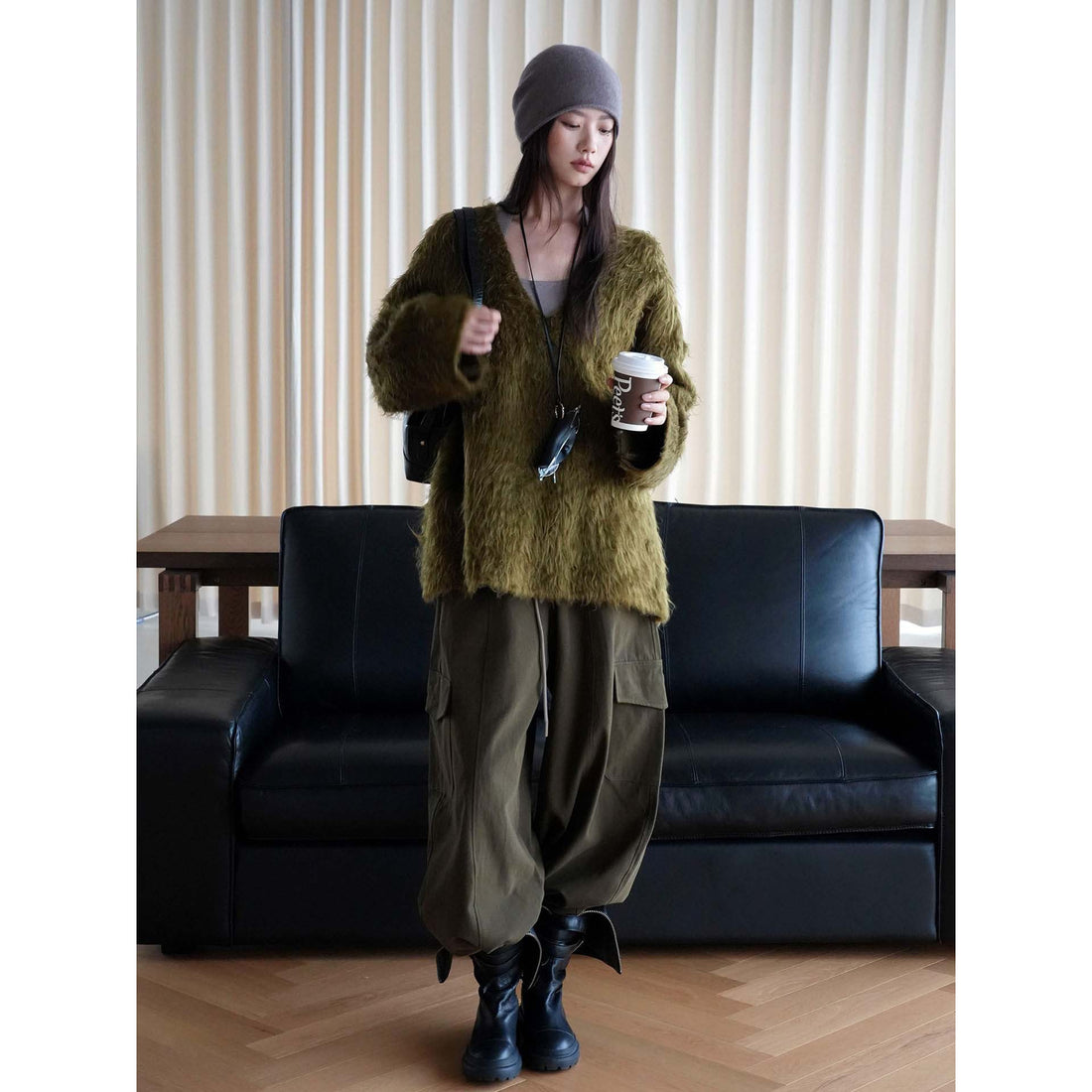 Damen Kuscheliger V‑Ausschnitt Flokati‑Cardigan mit Oversize‑Silhouette Echoarchiv