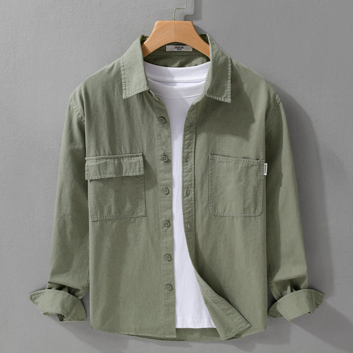 Herren Casual-Hemdjacke aus schwerem Baumwoll-Twill mit asymmetrischen Brusttaschen und kastigem Schnitt Echoarchiv