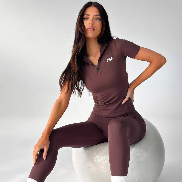Damen Sportlicher Kurzoverall mit funktionalem Reißverschluss und figurbetonendem Schnitt Echo Archiv