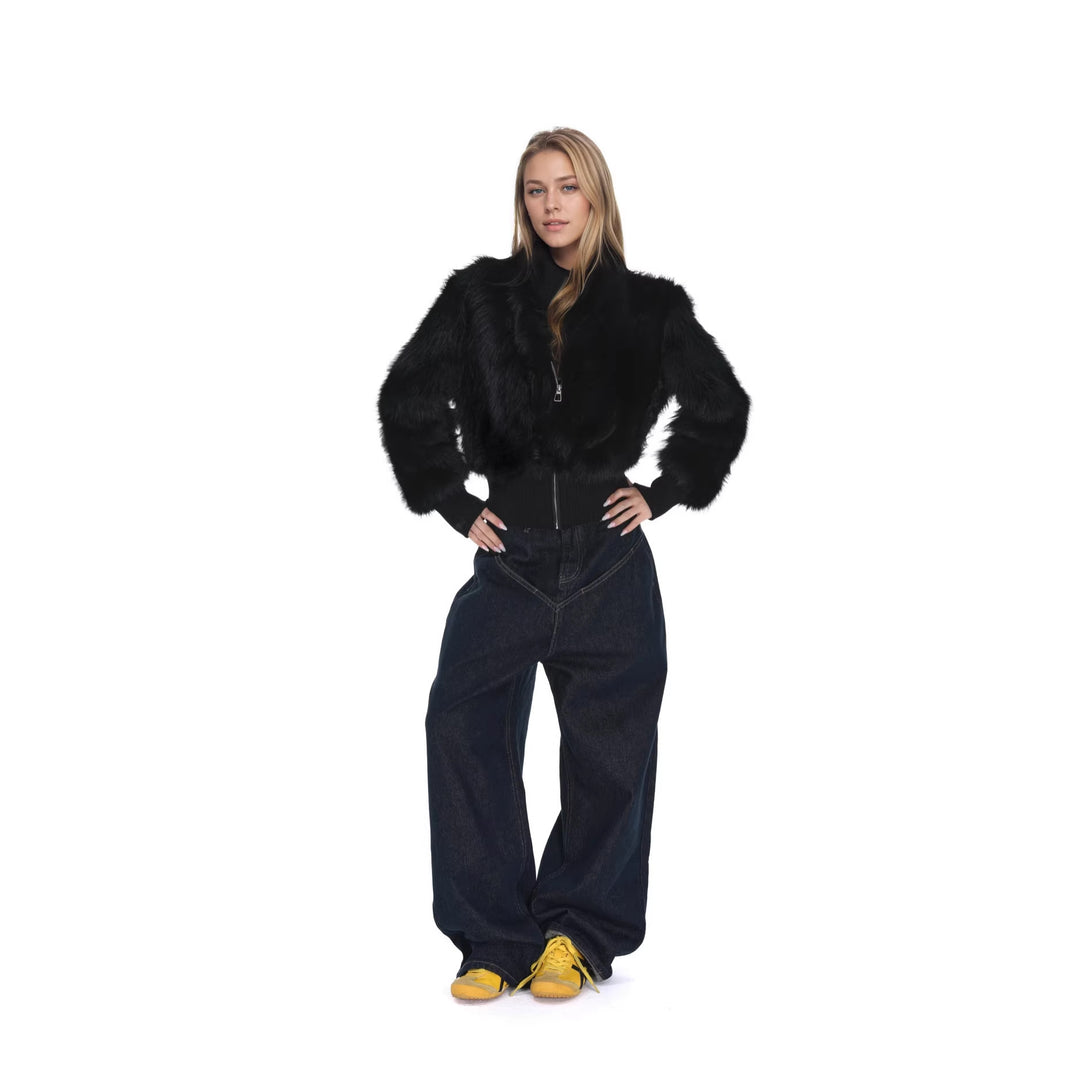 Damen Kurze Kunstpelz-Bomberjacke mit kastiger Silhouette und Zipper-Detail Echo Archiv