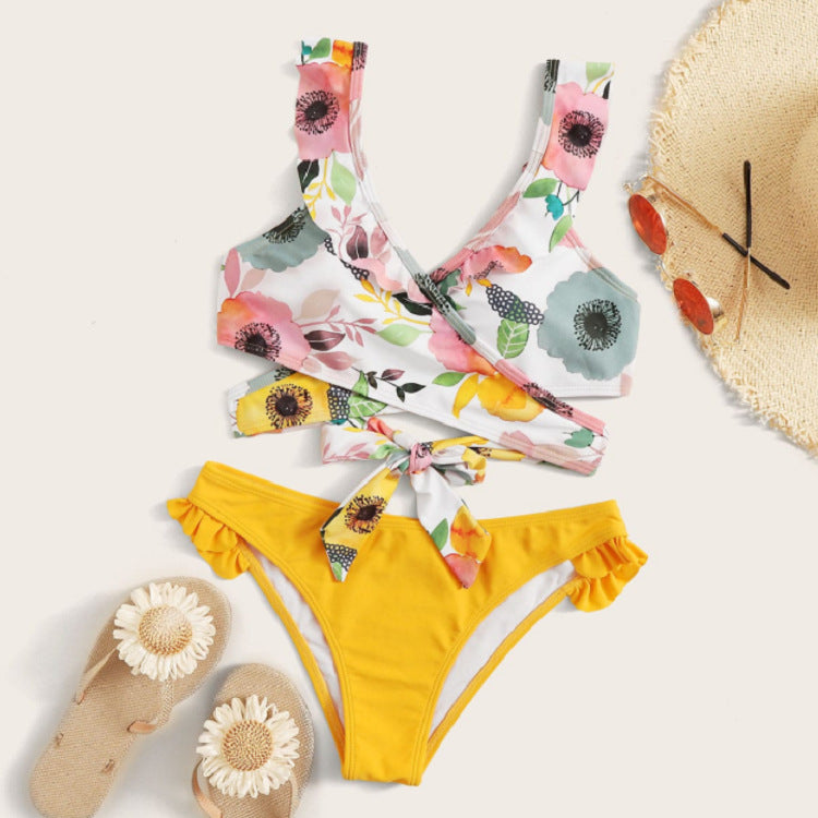 Damen Zweiteiliges Blumen-Bikini-Set mit tailliertem Oberteil und Rüschenslip Echo Archiv