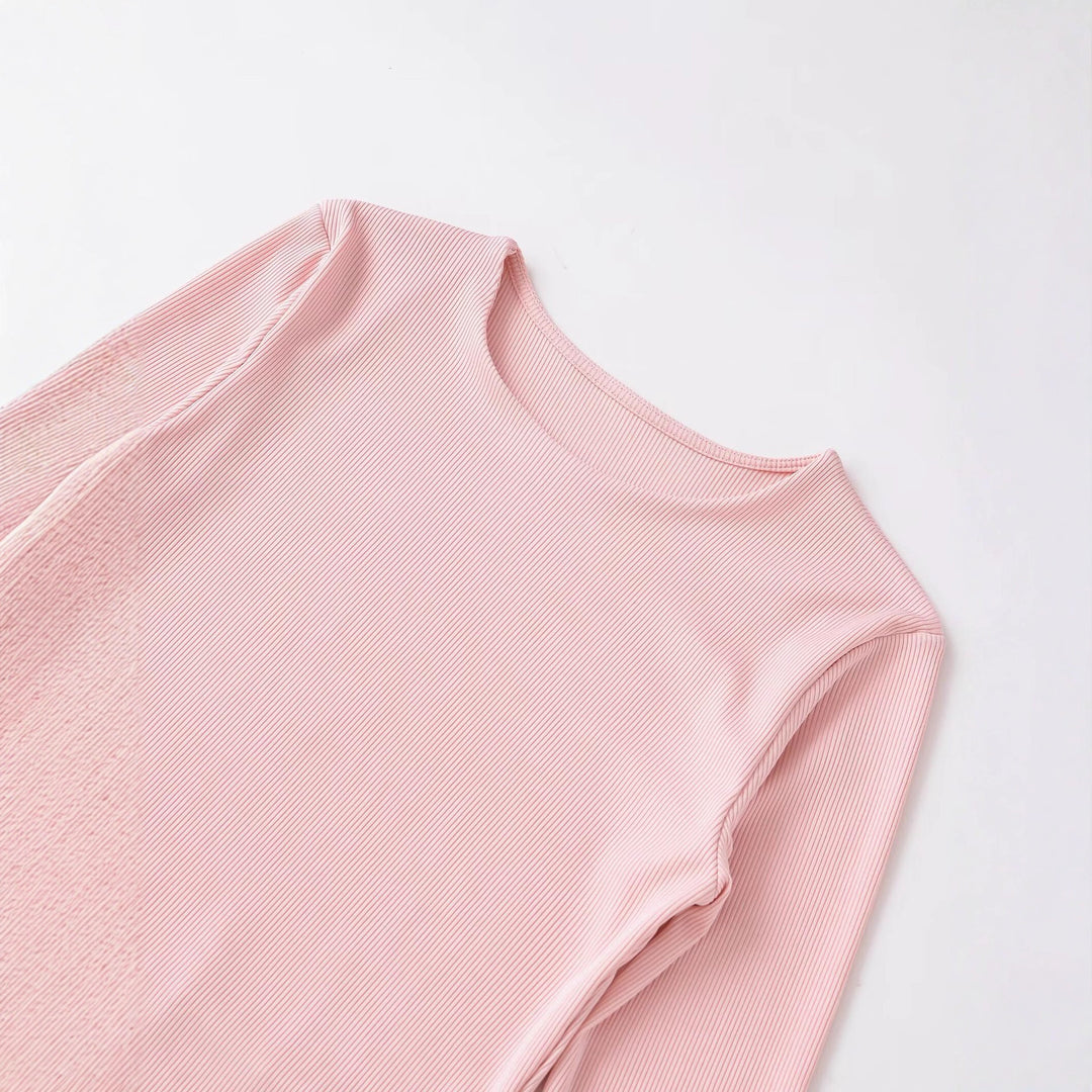 Damen Figurbetontes Rippshirt mit Carmenausschnitt und ausgestellten Schlagärmeln Echoarchiv