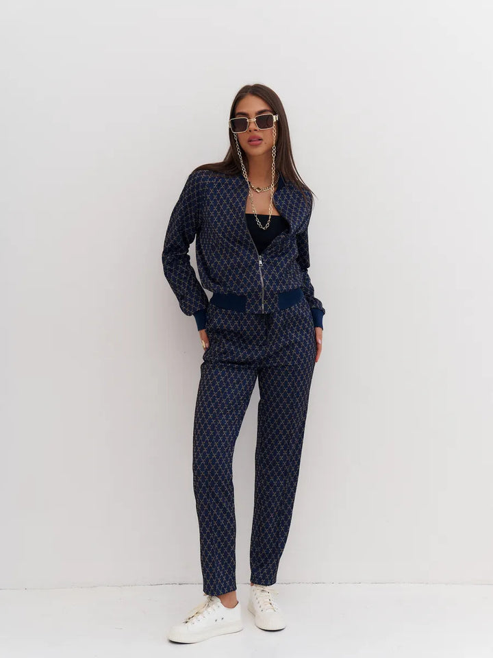 Damen jacquard Lounge-Set mit kurzer Bomberjacke und hochgeschnittener Kordelzug-Hose – Élanora
