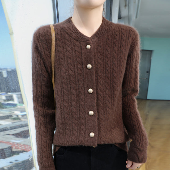 Damen Leichter Zopfstrick-Cardigan in Mohair‑Optik mit dekorativen Perlmuttknöpfen Echoarchiv