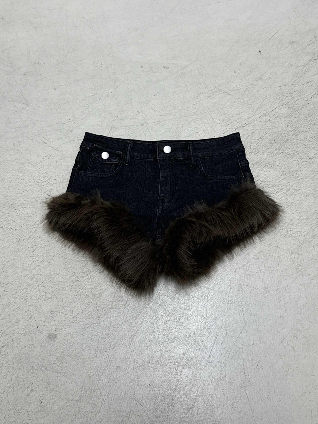 Damen Jeansshorts mit luxuriösem Kunstpelzsaum Echo Archiv